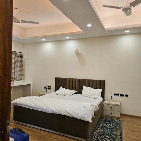 Villa In Vrindavan, Hare Krishna M Zewnętrze zdjęcie
