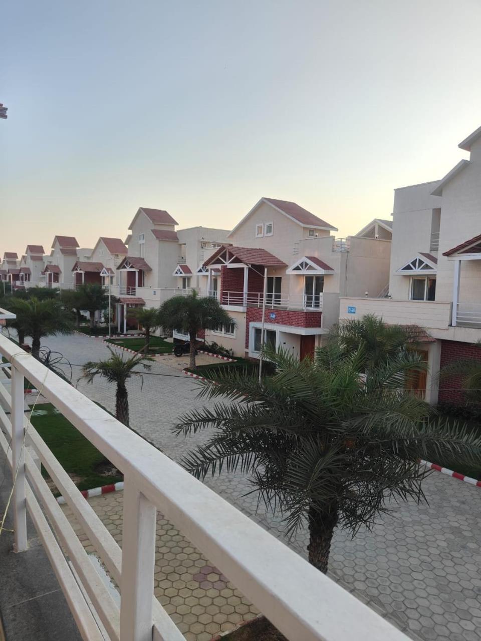 Villa In Vrindavan, Hare Krishna M Zewnętrze zdjęcie