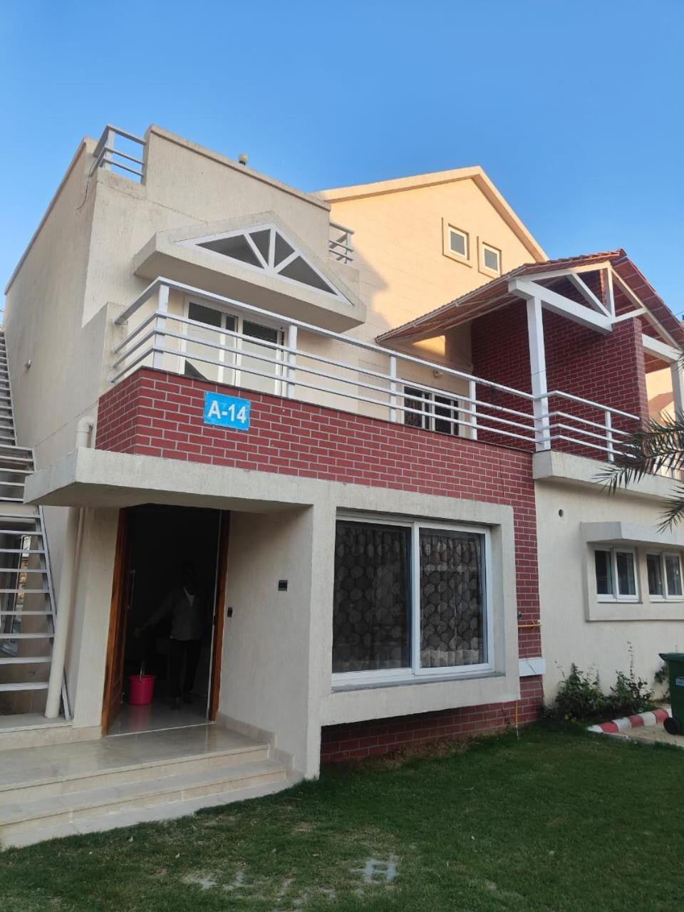 Villa In Vrindavan, Hare Krishna M Zewnętrze zdjęcie